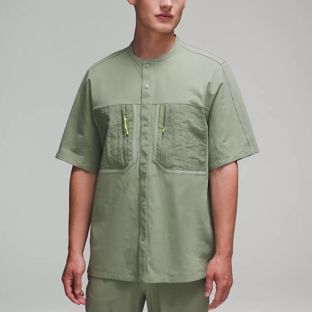 Lululemon Mens Water-Repellent Hiking Short Sleeve Shirt in Laurel green NWT - Picture 2 of 6